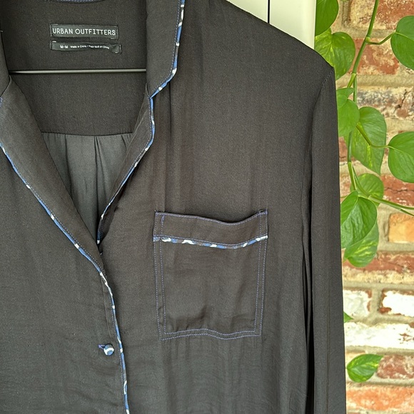 UO Satiny Buttondown Blouse - Picture 3 of 8